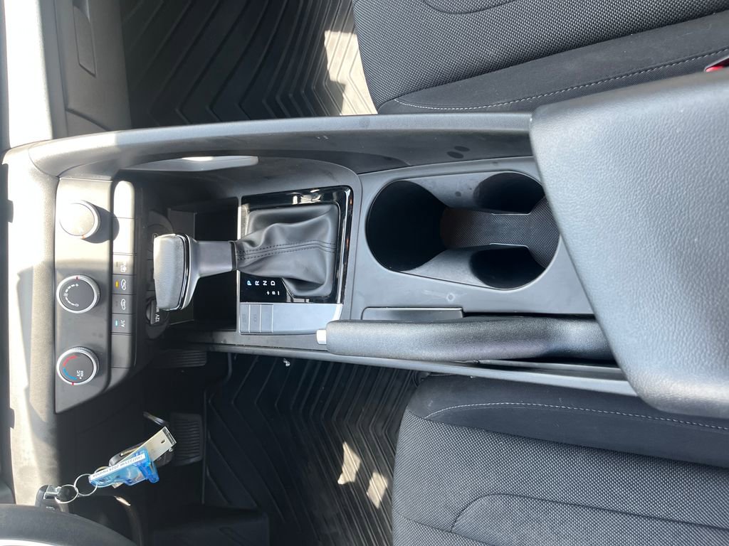 Used 2024 Hyundai Elantra SE FWD image 26