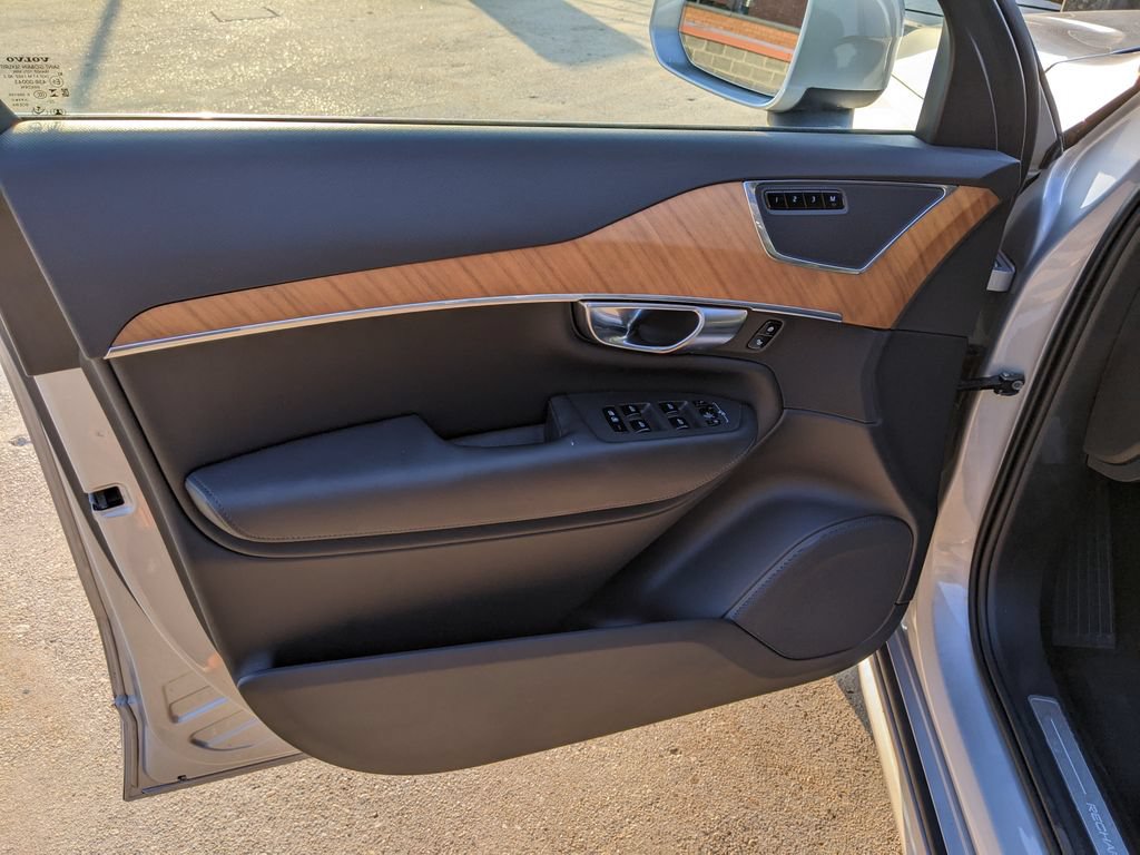 Certified 2023 Volvo XC90 T8 Plus w/ Protection Package Premier AWD/4WD image 9