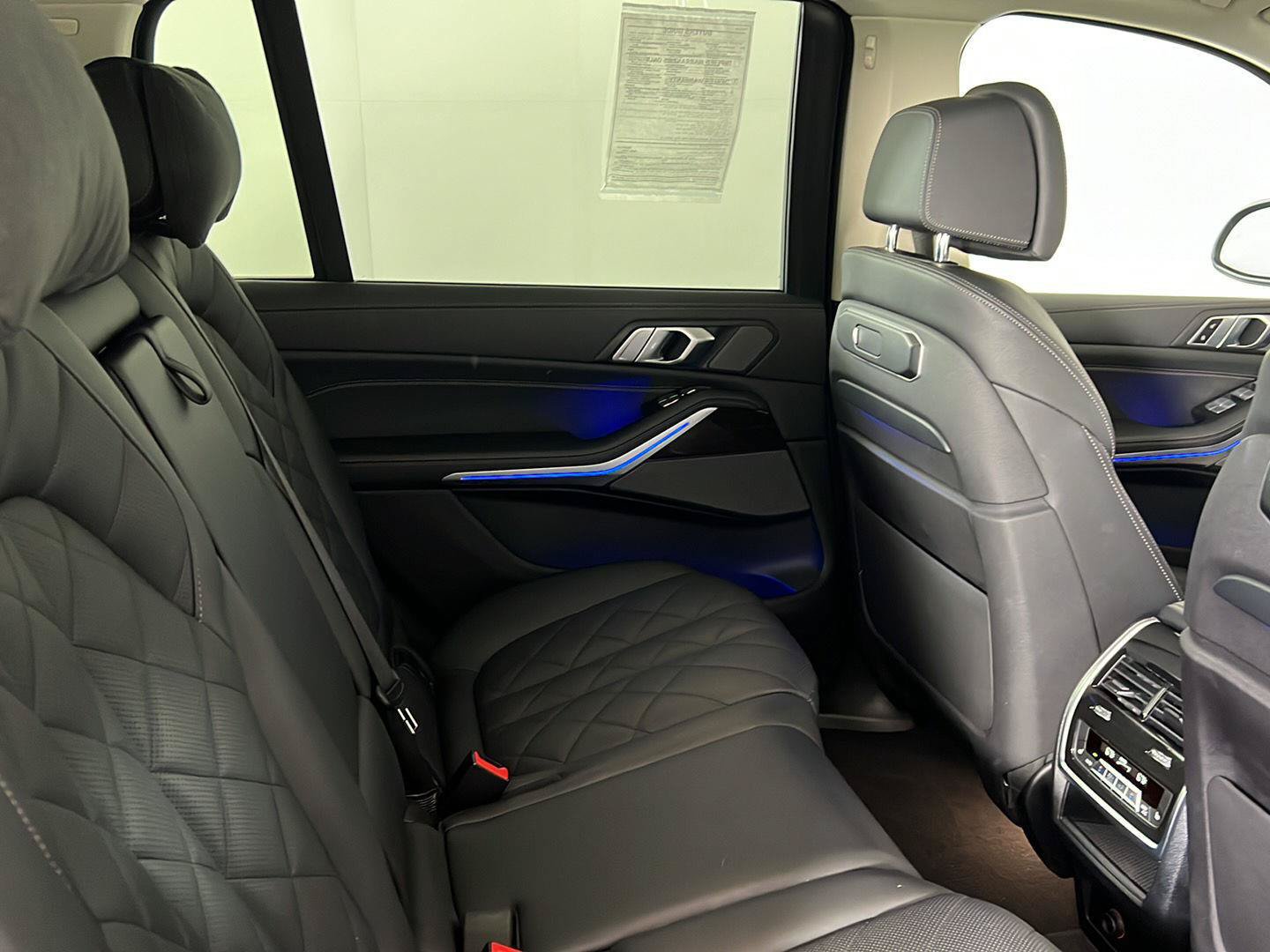 Used 2024 BMW X7 xDrive40i w/ Premium Package AWD/4WD image 17