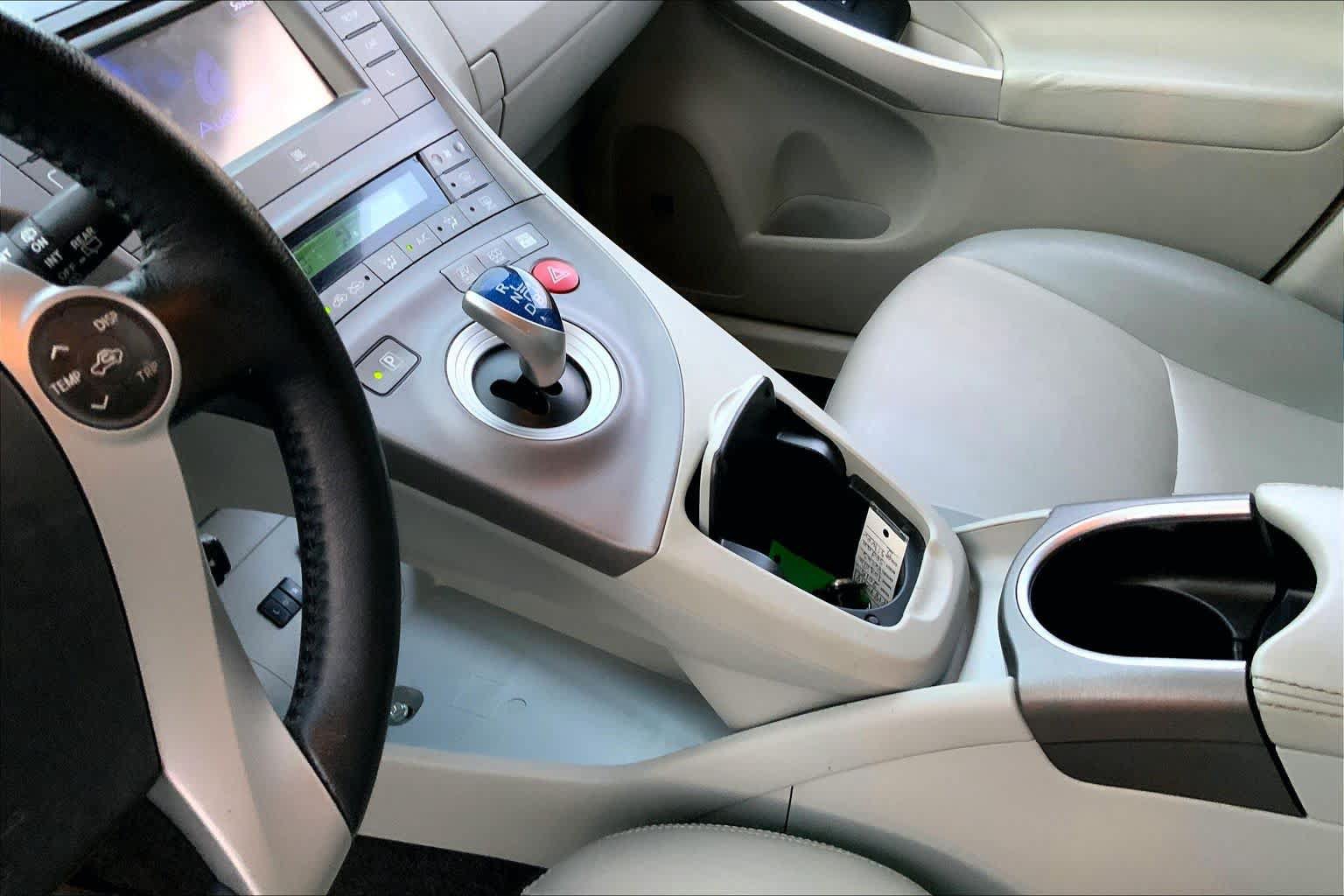 Used 2015 Toyota Prius Four FWD image 15
