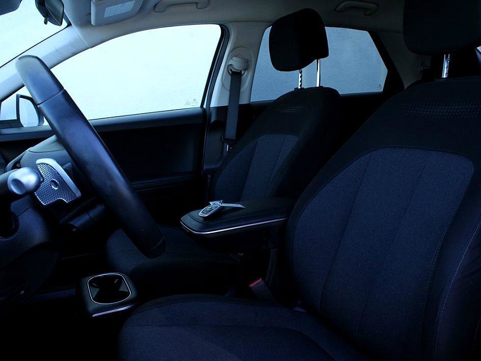 Used 2022 Hyundai Ioniq 5 SE w/ Cargo Package image 15