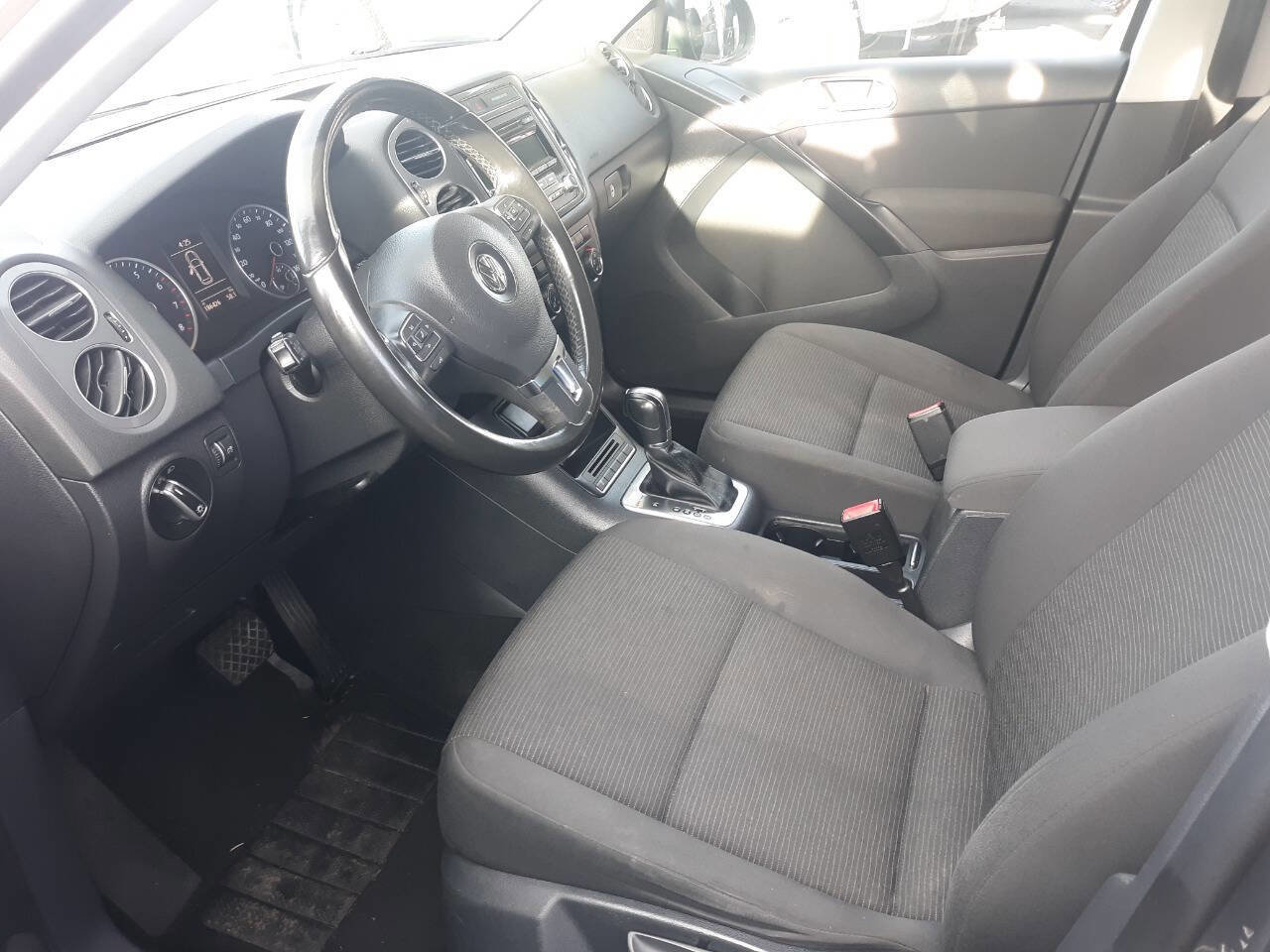 Used 2013 Volkswagen Tiguan S image 14