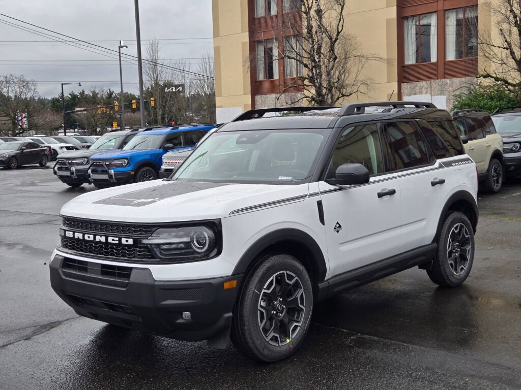 New 2026 Ford Bronco Sport Outer Banks w/ Topo Graphic Package