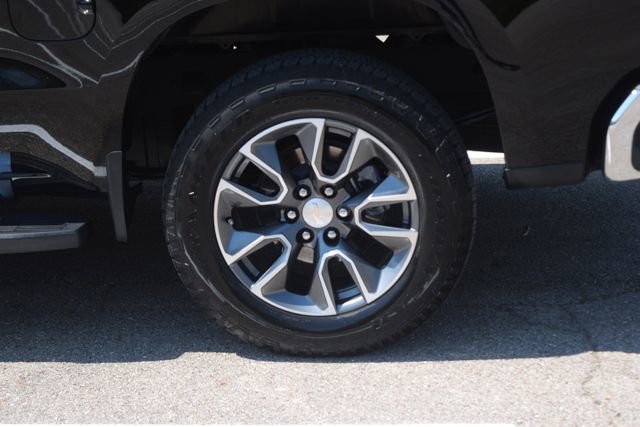 Used 2024 Chevrolet Silverado 1500 LT AWD/4WD image 28