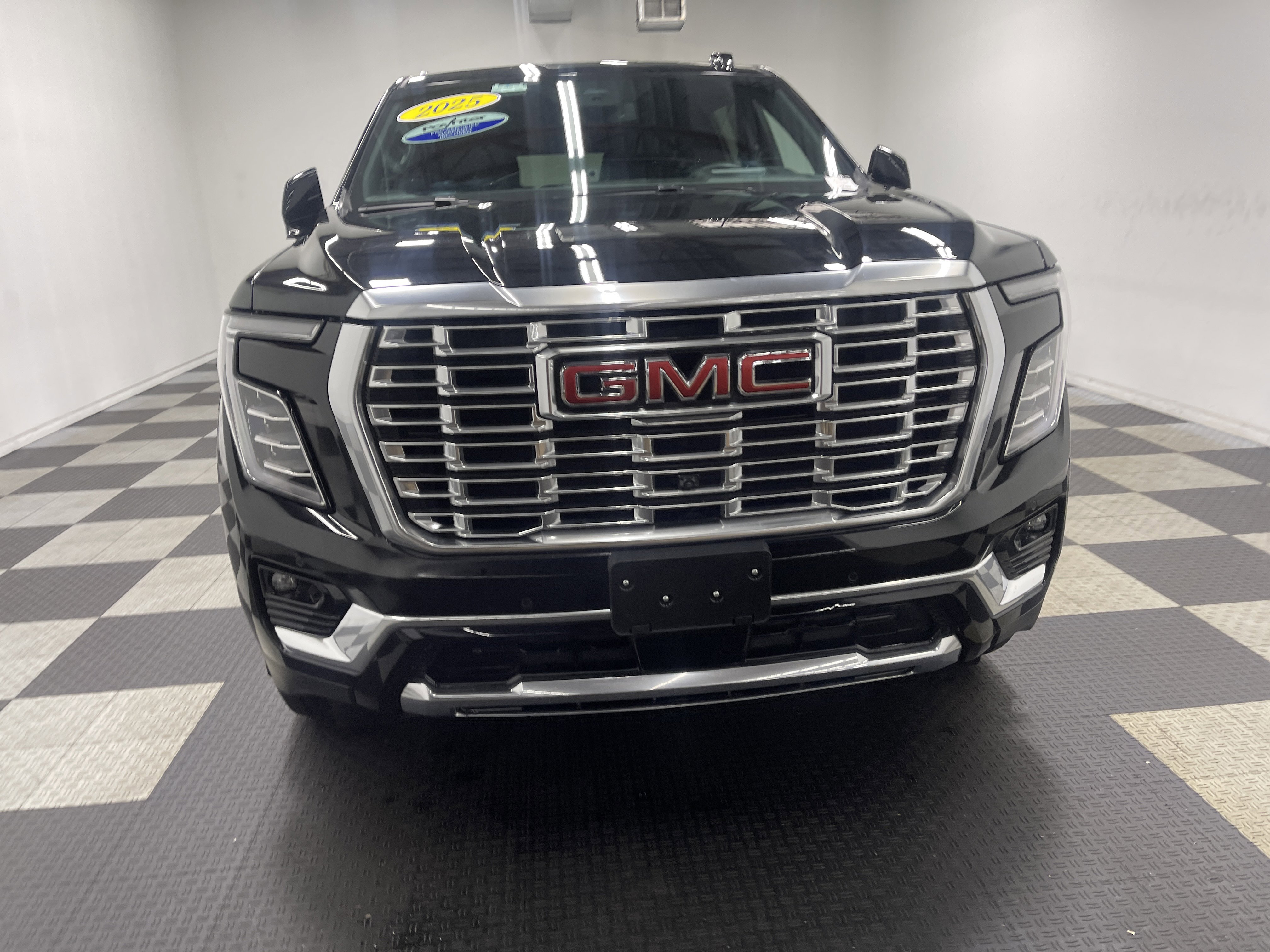 Used 2025 GMC Yukon XL Denali image 7