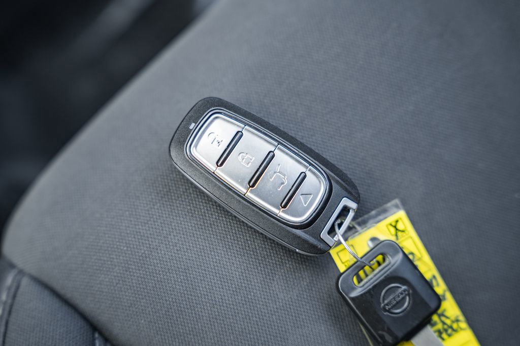 Used 2024 Nissan Frontier SV w/ Technology Package image 34