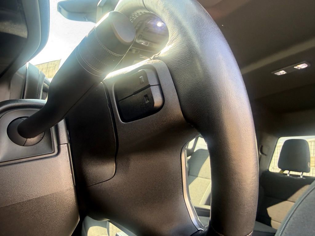 Used 2022 Chevrolet Silverado 1500 LT AWD/4WD image 21