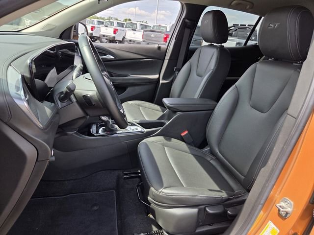 Used 2024 Buick Encore GX Sport Touring w/ Black Roof Package image 9