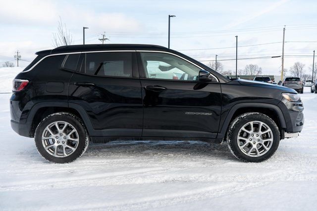 Used 2022 Jeep Compass Latitude image 5