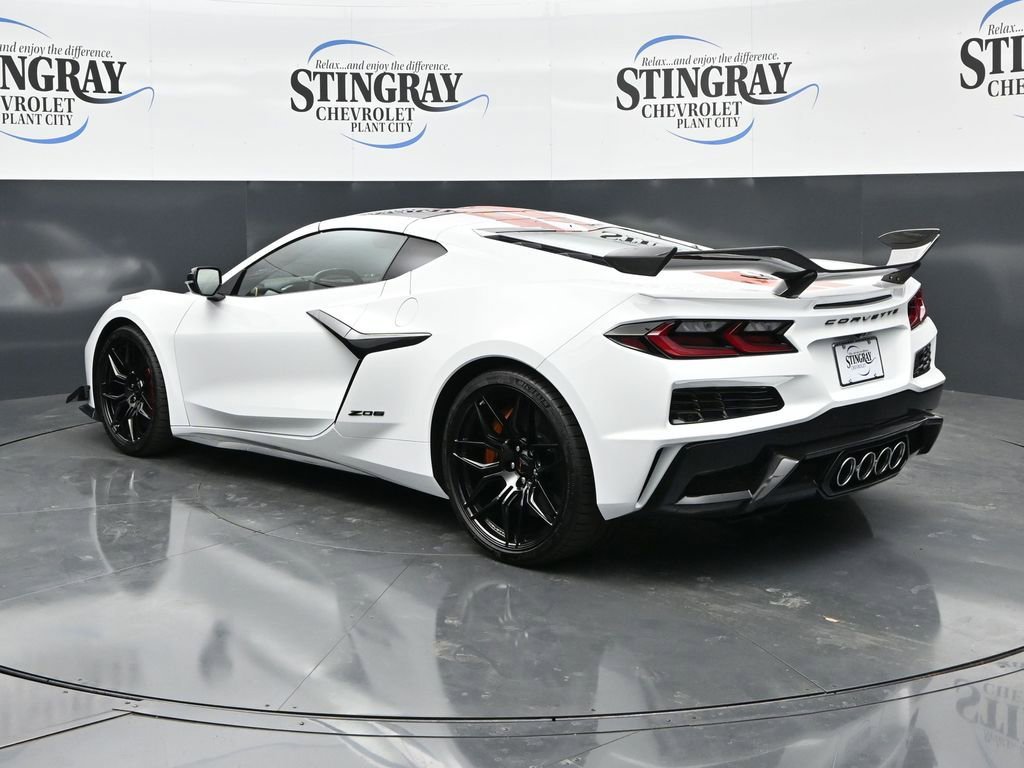 Used 2025 Chevrolet Corvette Z06 w/ Stealth Interior Trim Package RWD image 5