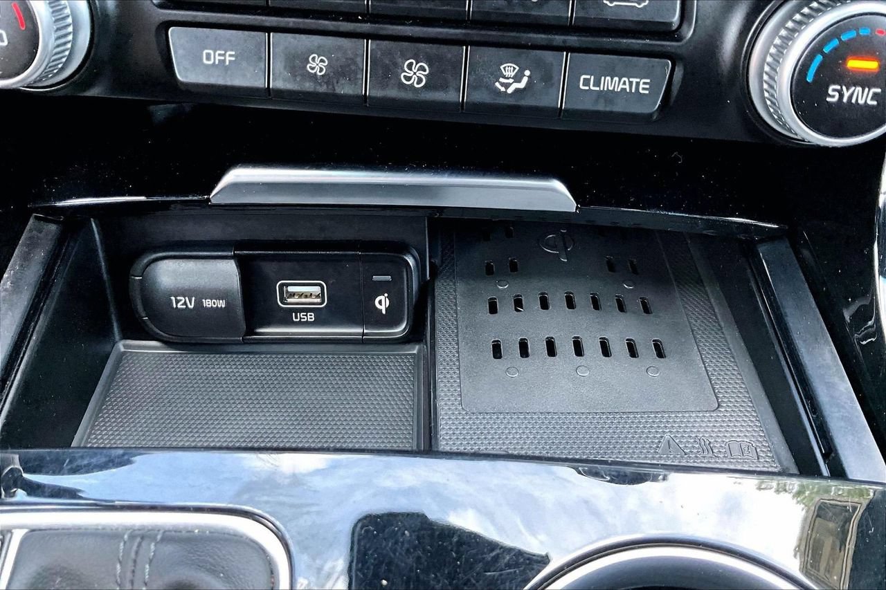 Used 2022 Kia Stinger GT-Line w/ Sun & Sound Package AWD/4WD image 18