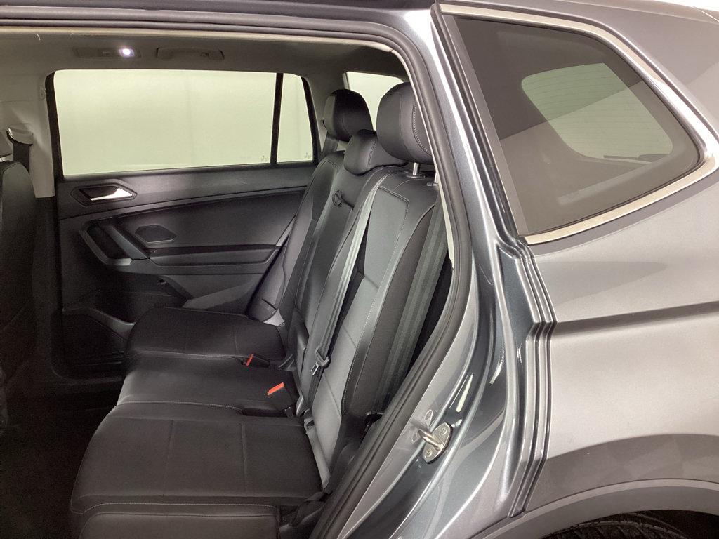 Used 2019 Volkswagen Tiguan SE AWD/4WD image 12