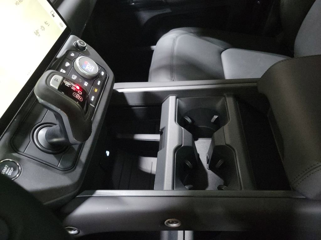 New 2026 Land Rover Defender 110 X-Dynamic SE image 20