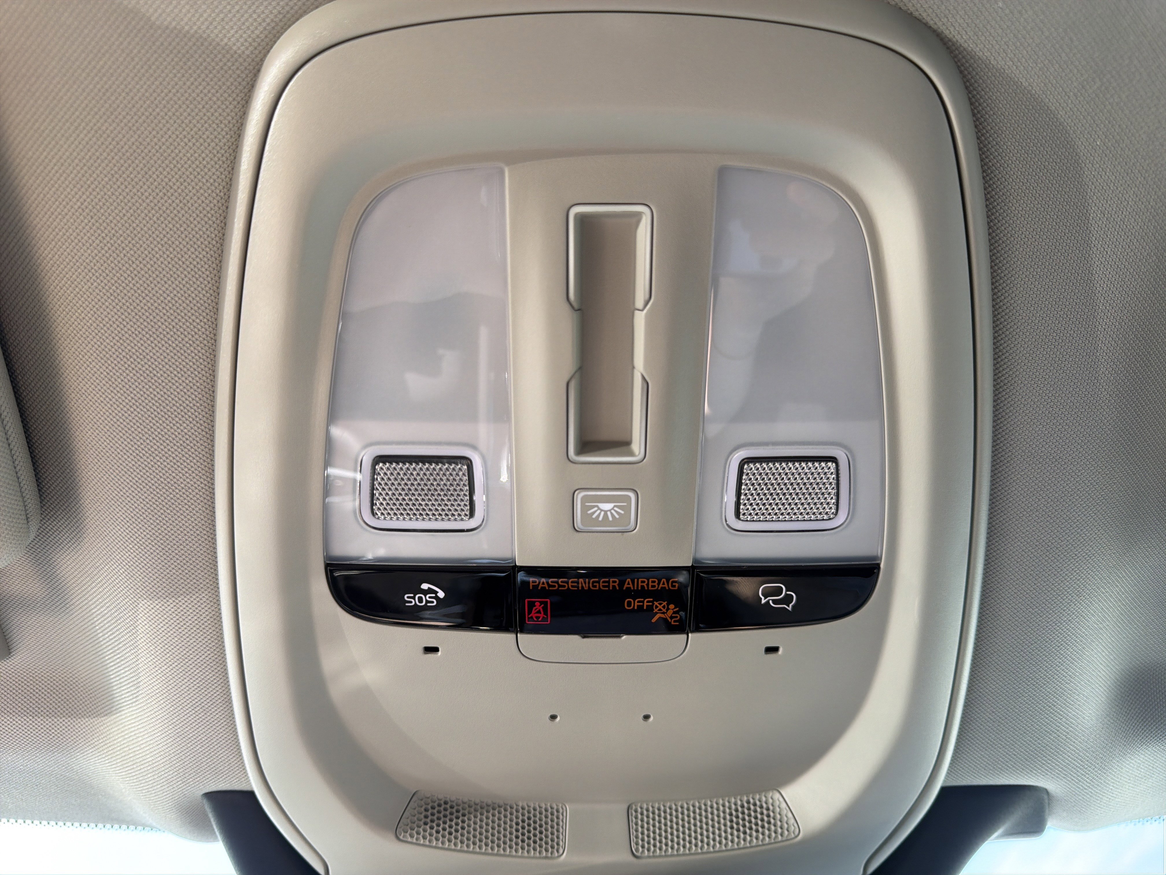 Certified 2025 Volvo XC90 B6 Plus image 29