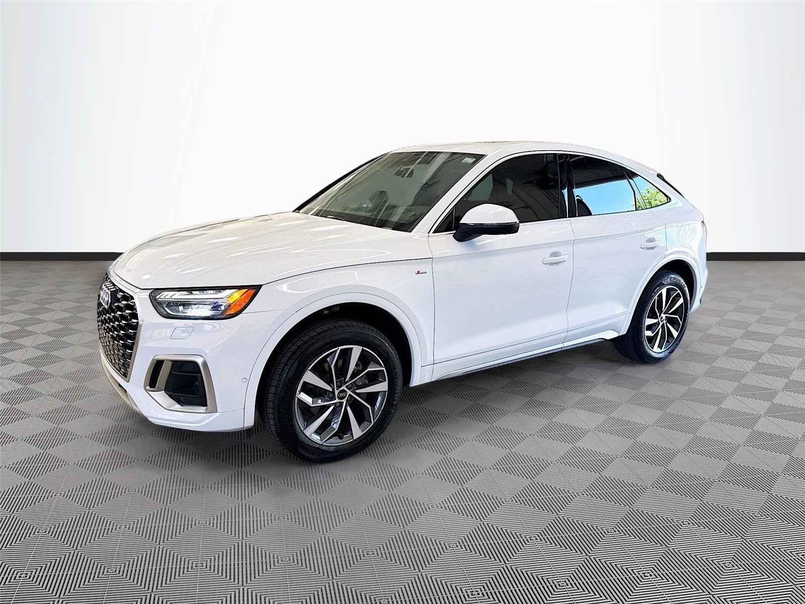 Used 2023 Audi Q5 2.0T Prestige w/ Prestige Package AWD/4WD image 3