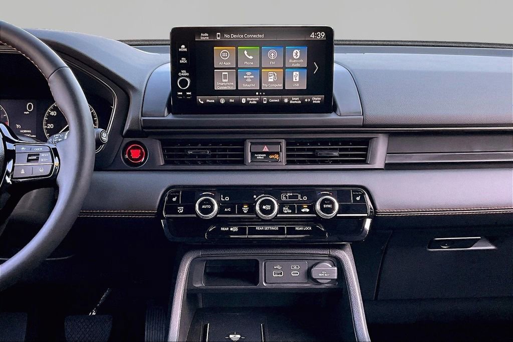 Certified 2025 Honda Pilot TrailSport image 9