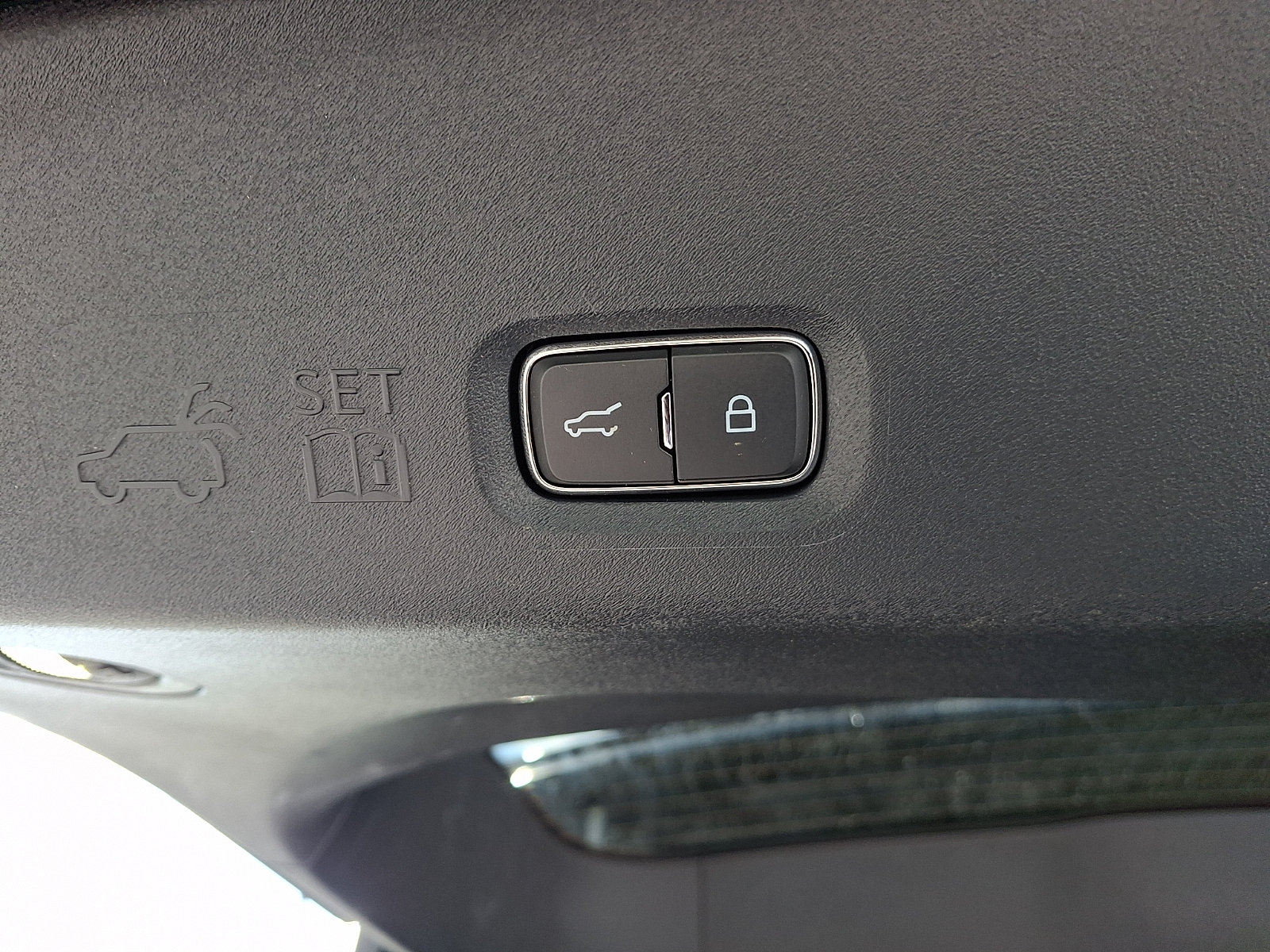 Certified 2025 Ford Expedition Active AWD/4WD image 32