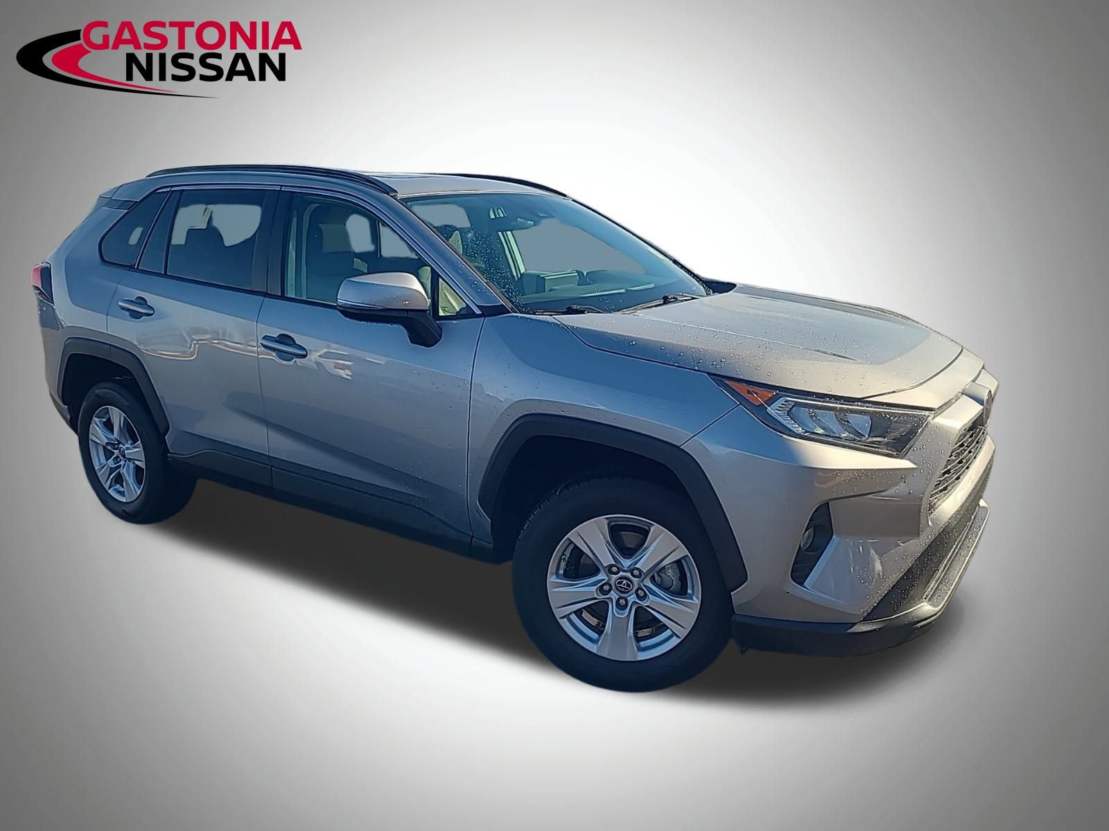 Used 2019 Toyota RAV4 XLE w/ Phone Cable & Charge Package image 2