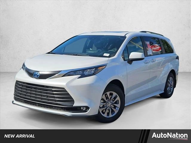 New 2025 Toyota Sienna XLE