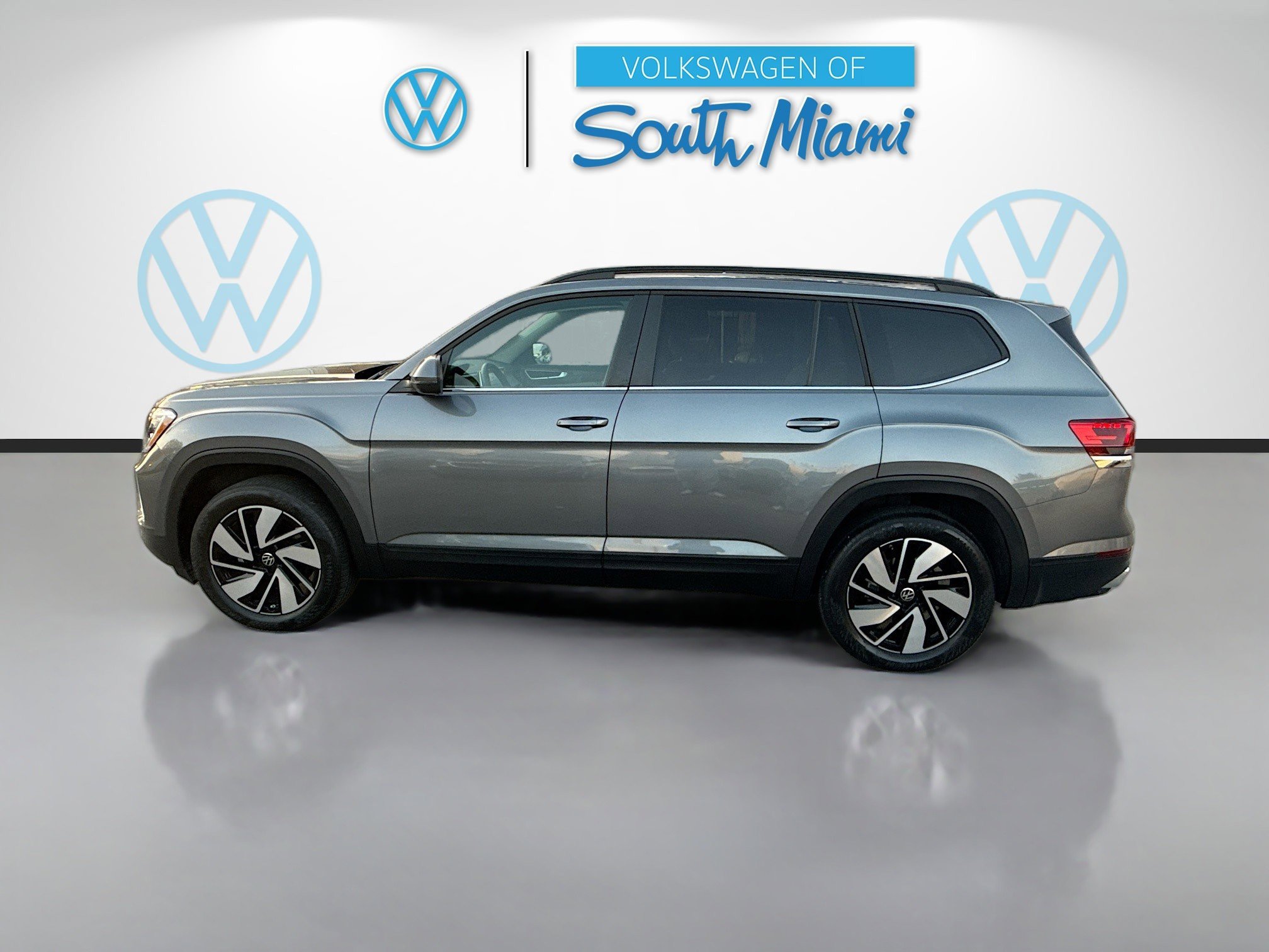 Used 2024 Volkswagen Atlas SE image 4