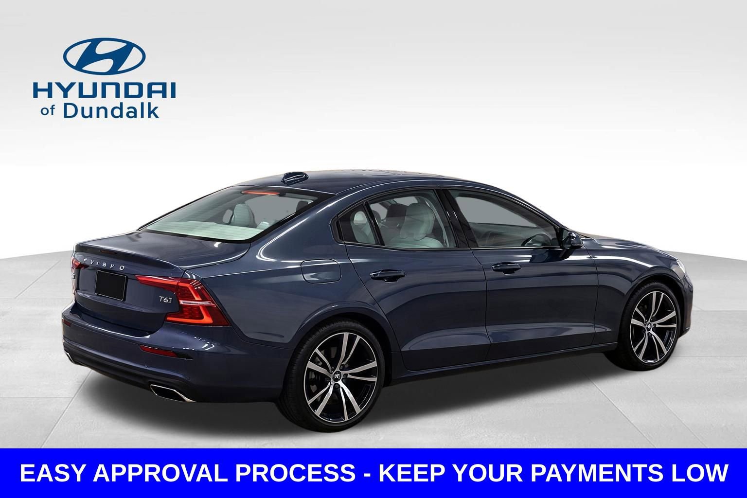 Used 2020 Volvo S60 T6 Momentum image 2