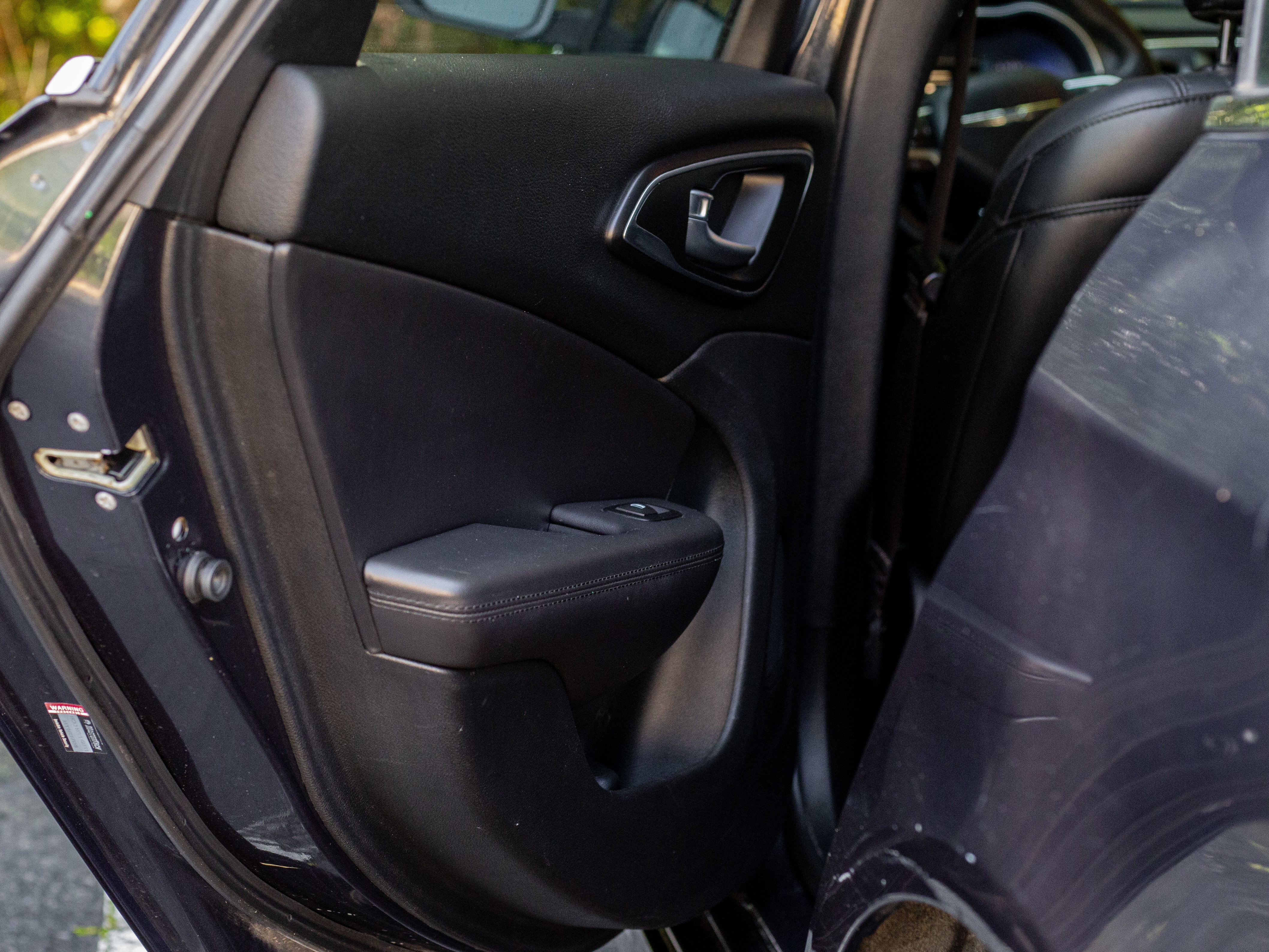 Used 2017 Chrysler 200 Limited Platinum image 18