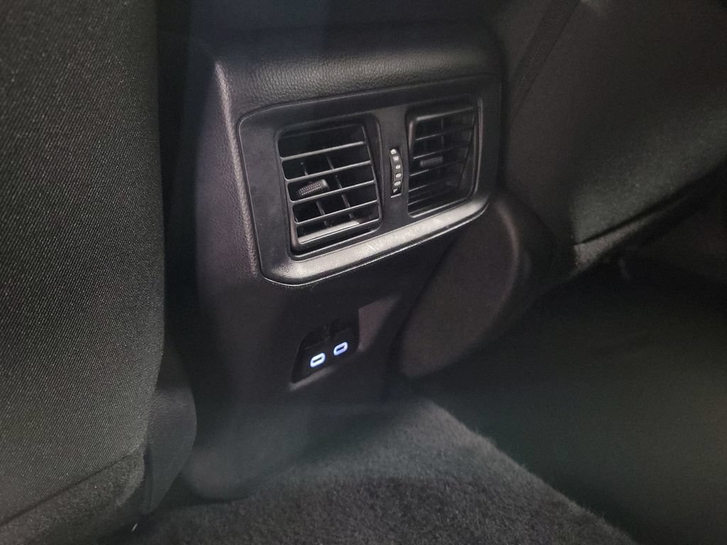 Used 2025 Toyota RAV4 XLE AWD/4WD image 31