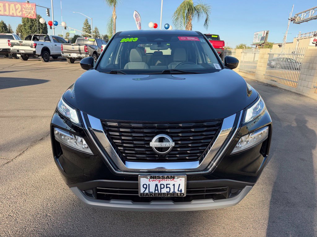 Used 2023 Nissan Rogue SV FWD image 2