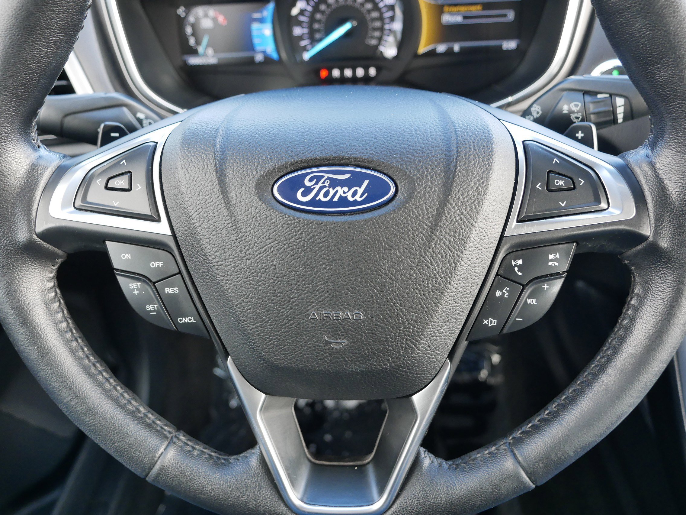 Used 2018 Ford Fusion SE w/ Fusion SE Technology Package image 25