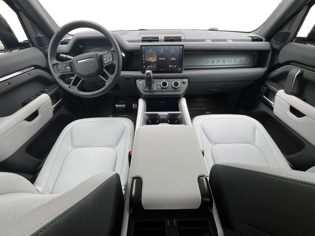 Used 2025 Land Rover Defender 110 V8 AWD/4WD image 13