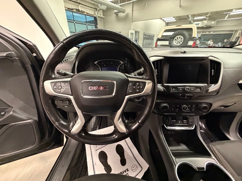 Used 2020 GMC Terrain SLE w/ Driver Convenience Package FWD image 9
