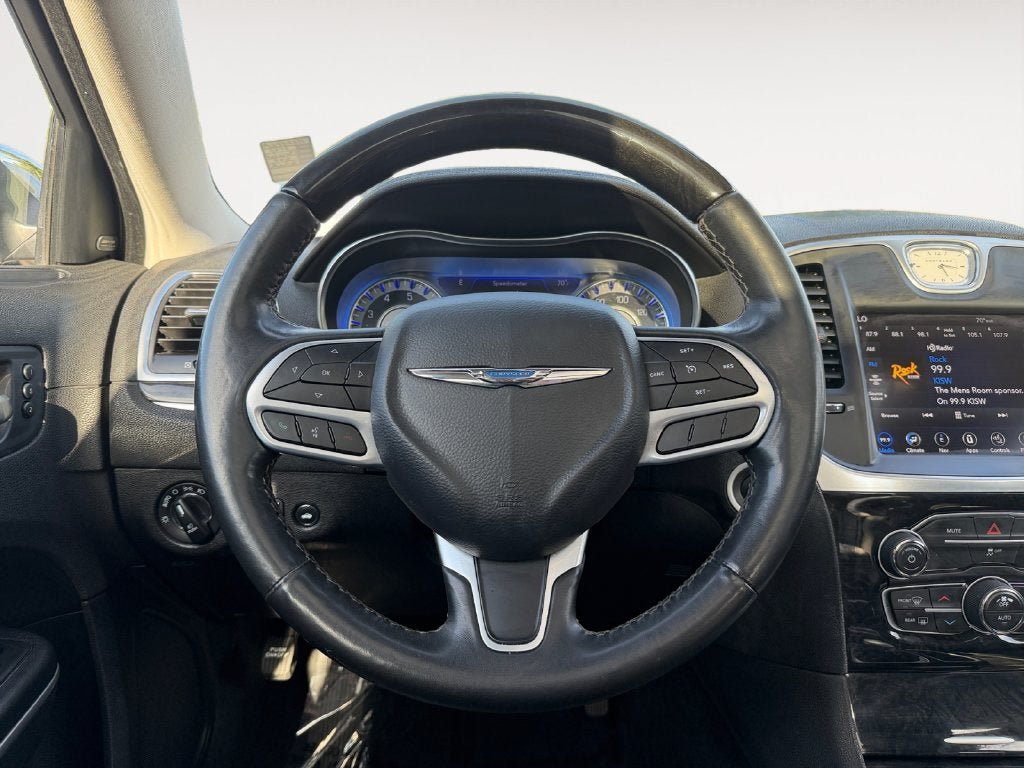 Used 2020 Chrysler 300 Limited RWD image 14