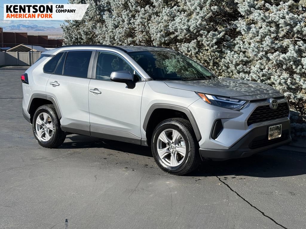 Used 2025 Toyota RAV4 XLE image 10