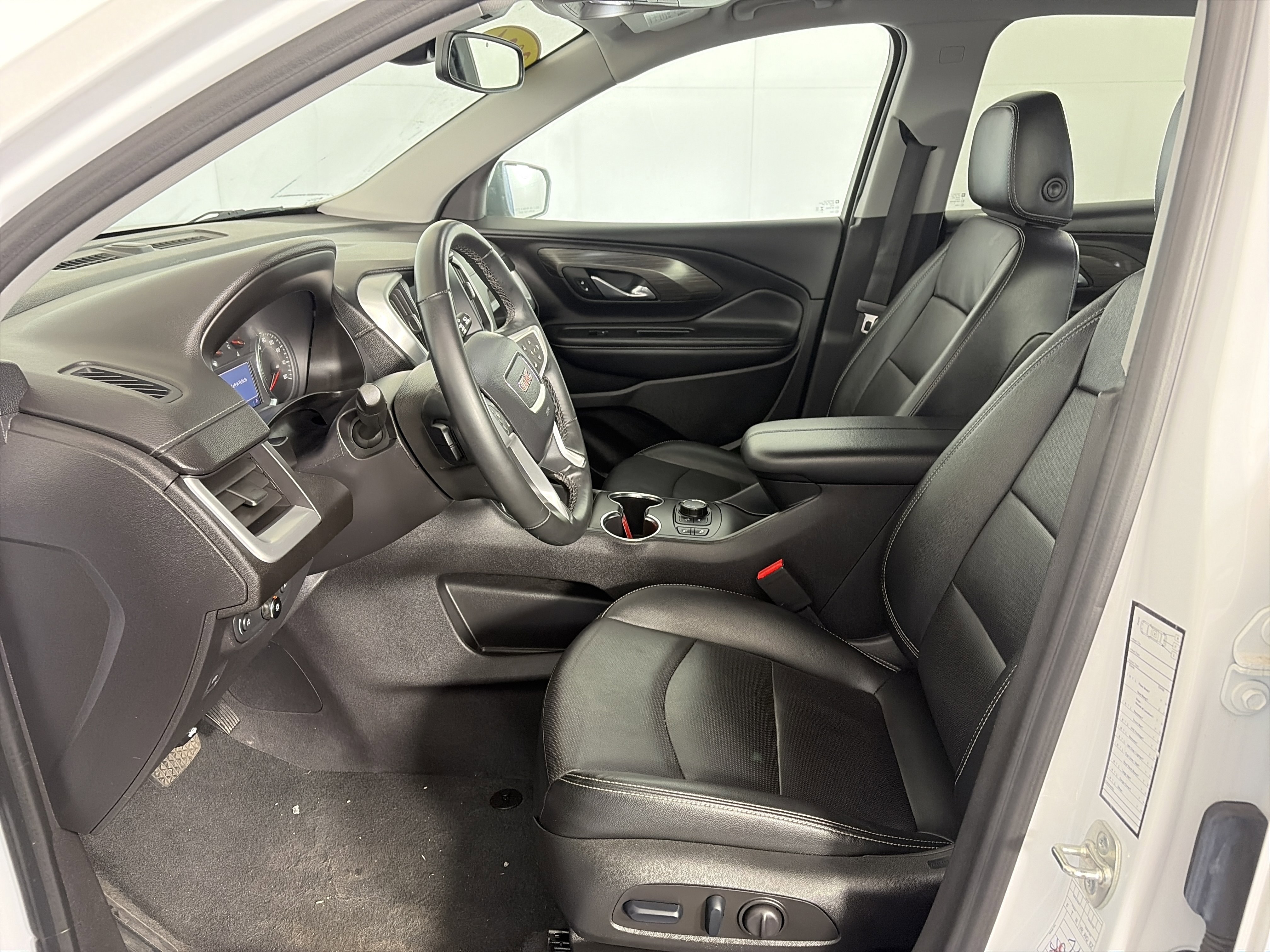 Certified 2024 GMC Terrain SLT image 6