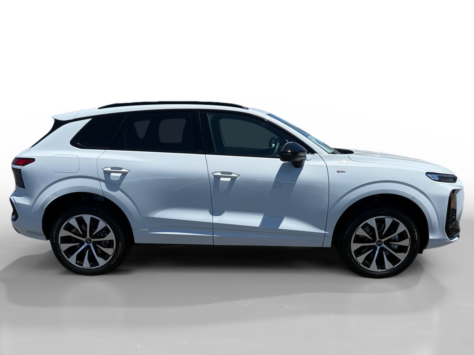 New 2026 Audi Q3 quattro 2.0T AWD/4WD image 6