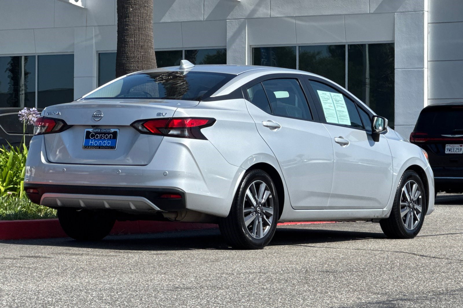 Used 2023 Nissan Versa SV FWD image 8