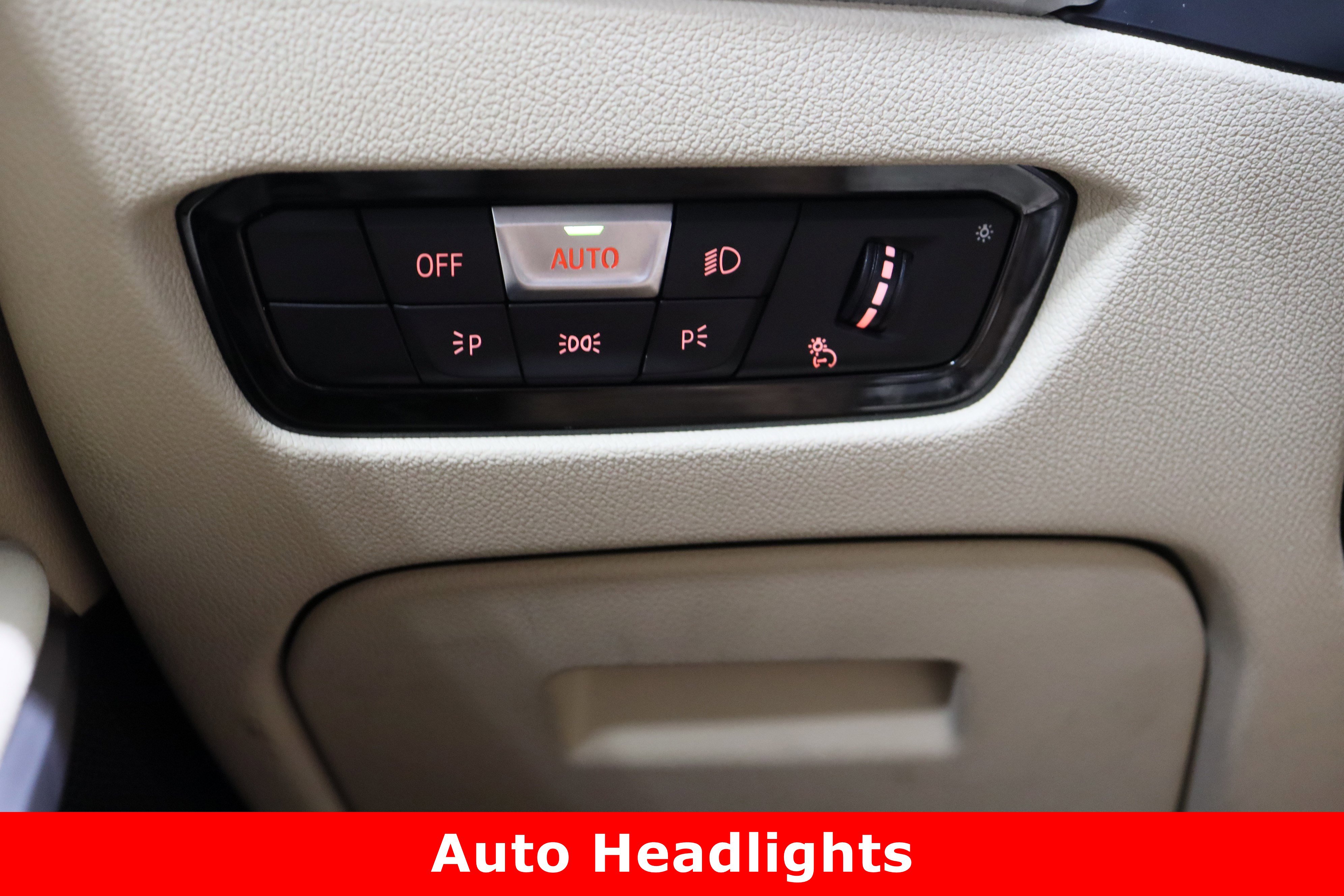 Used 2020 BMW 330i Sedan w/ Convenience Package image 28