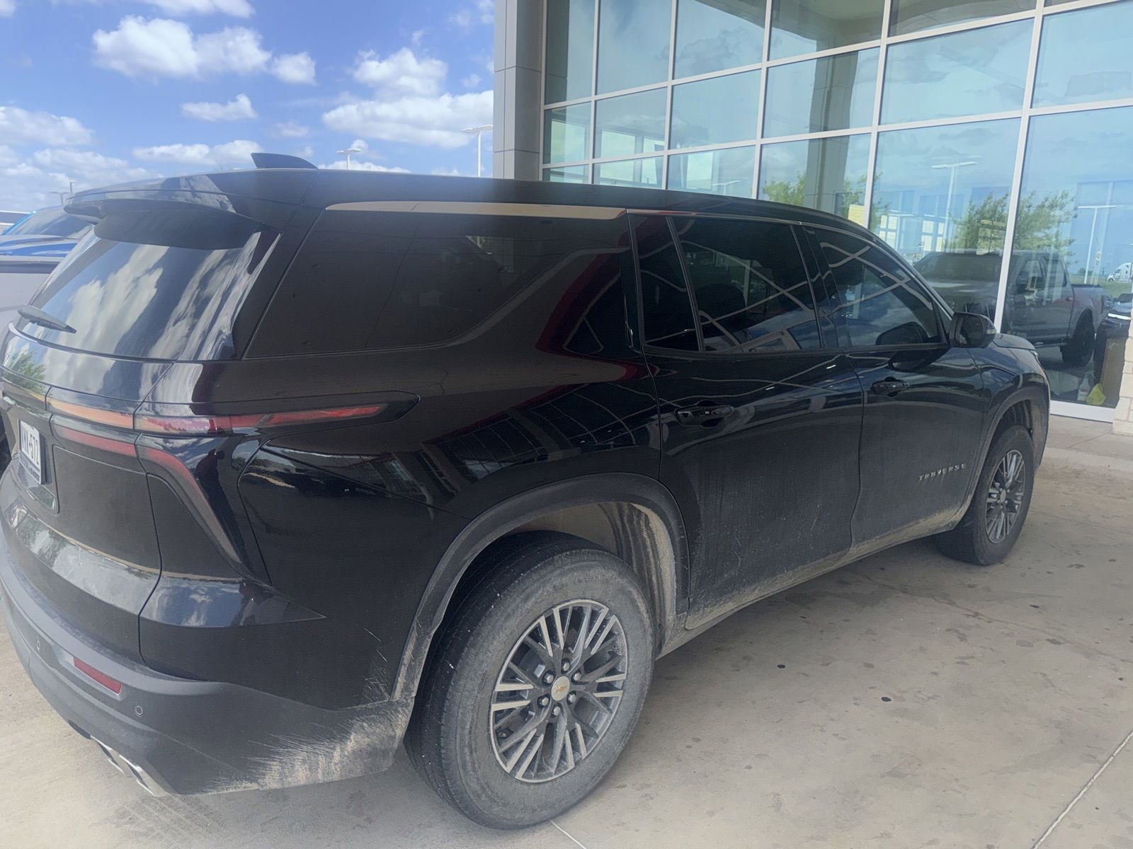 Used 2024 Chevrolet Traverse LS FWD image 14