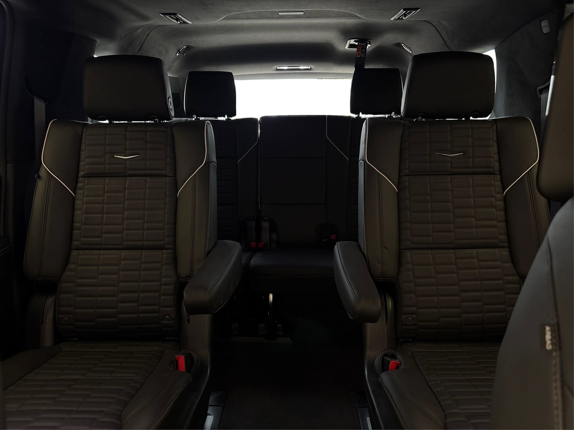 Used 2025 Cadillac Escalade ESV Sport Platinum AWD/4WD image 19
