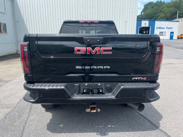 Used 2025 GMC Sierra 2500 AT4 w/ Technology Package AWD/4WD image 7