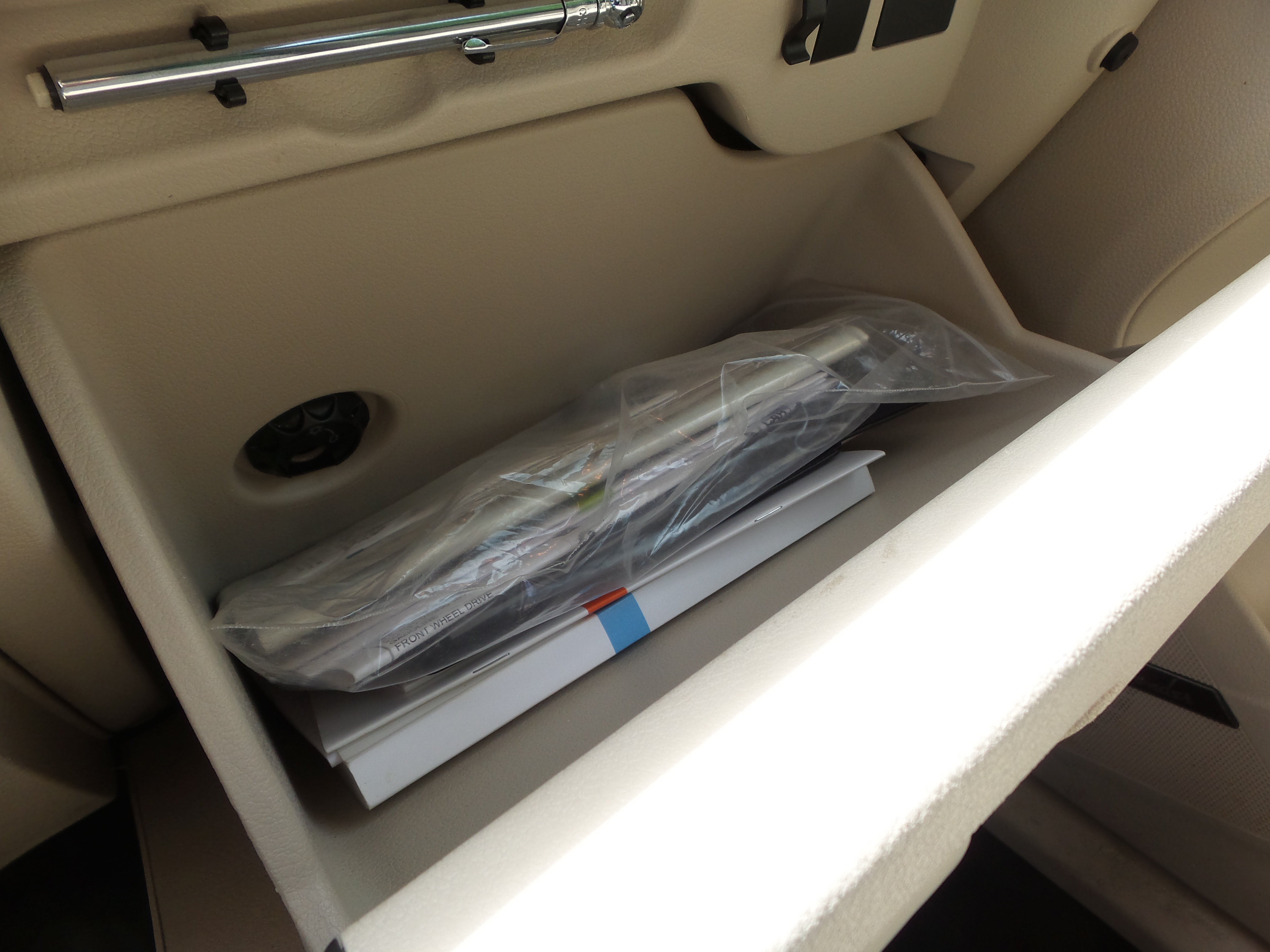 Used 2015 Volkswagen Tiguan SEL FWD image 13