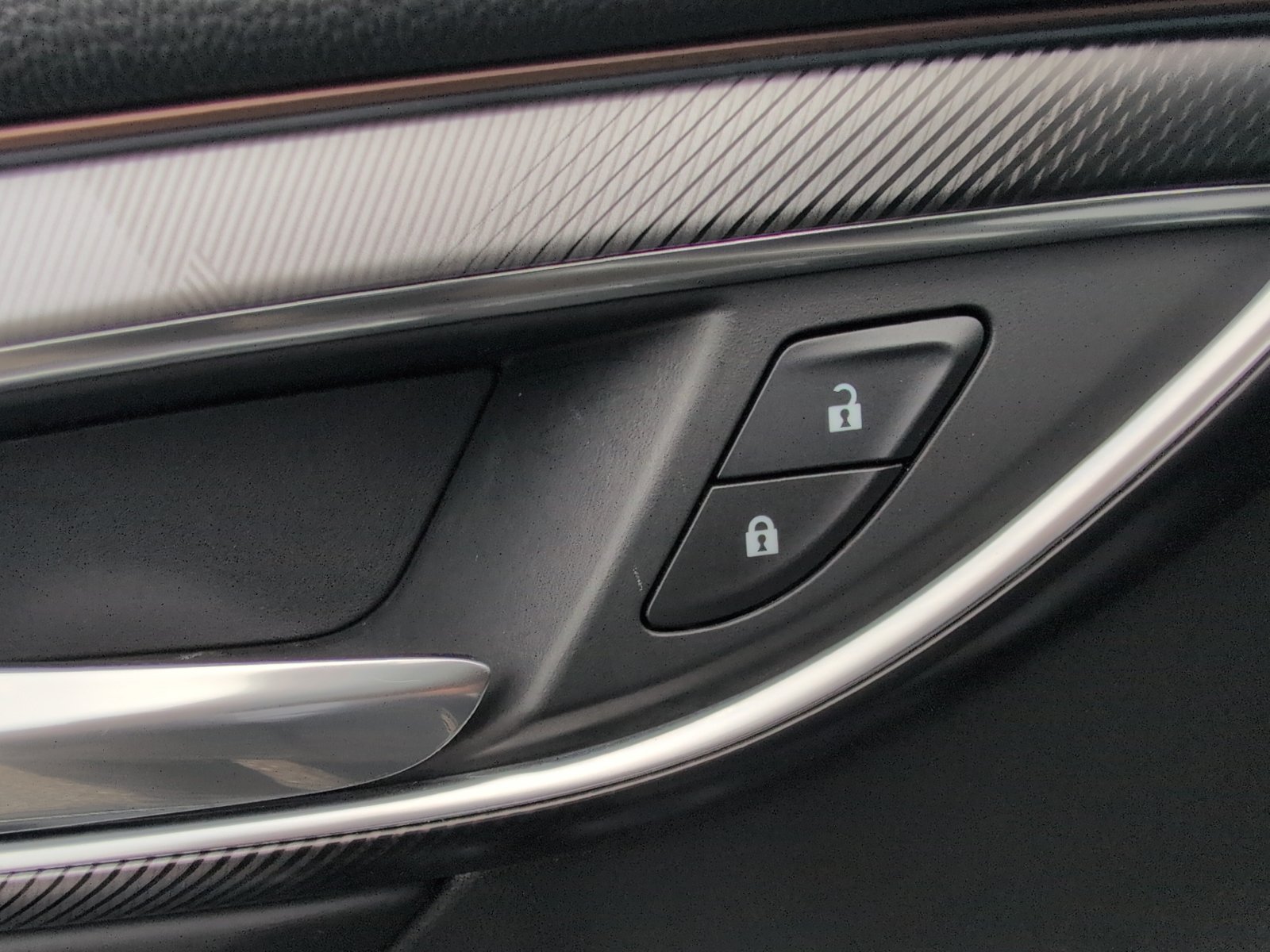 Used 2025 Buick Envision Sport Touring AWD/4WD image 18