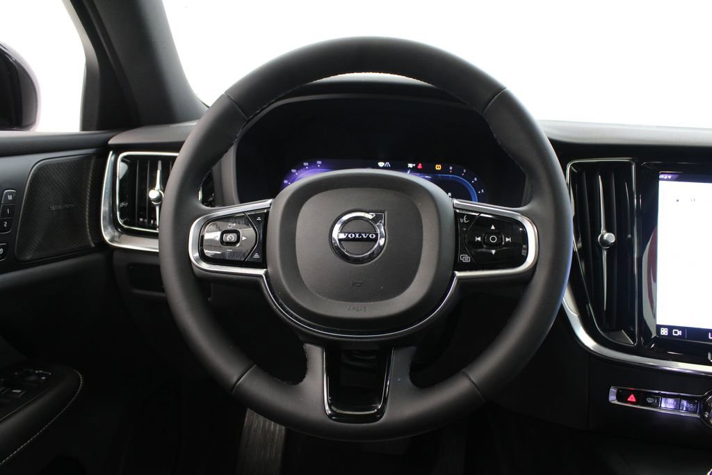 Used 2024 Volvo S60 B5 Plus FWD image 25