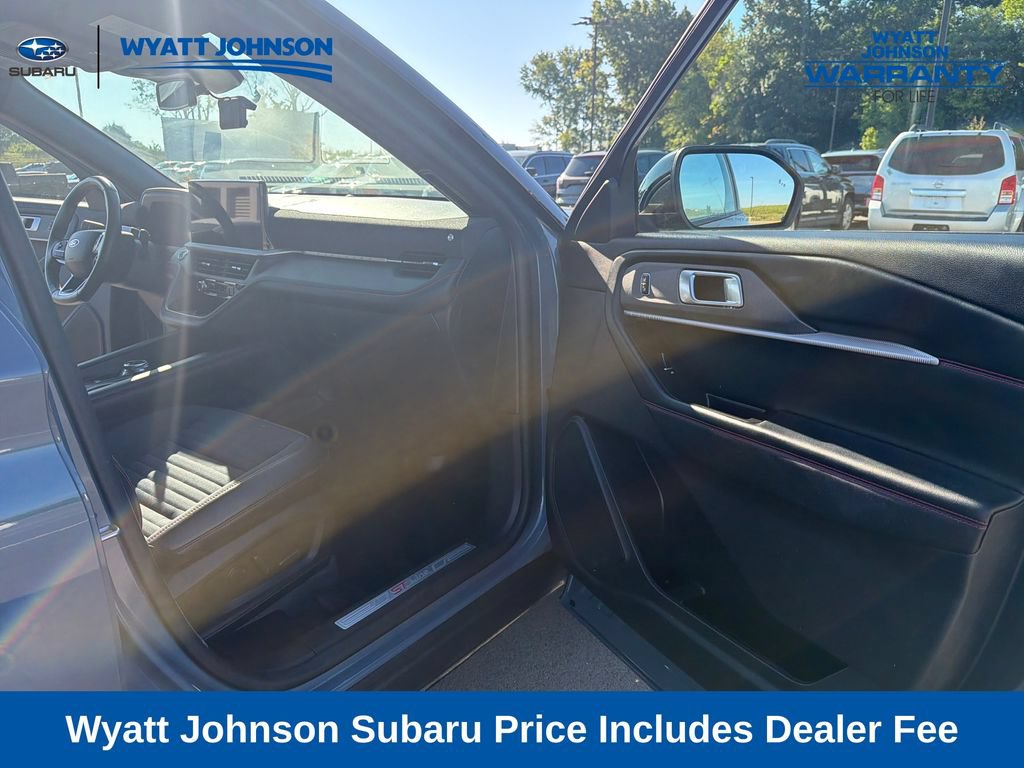 Used 2025 Ford Explorer ST-Line w/ Premium Package AWD/4WD image 34