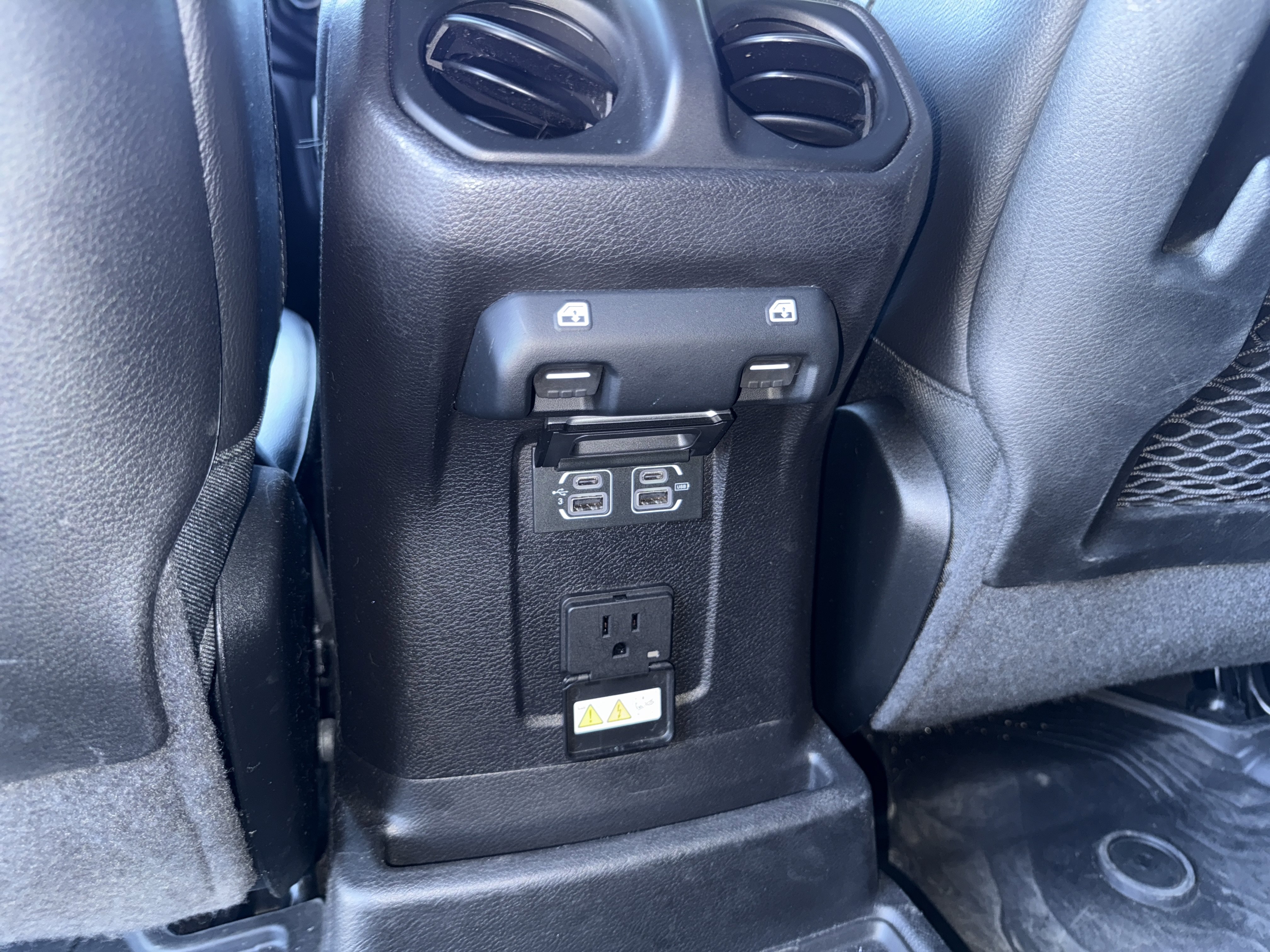 Used 2018 Jeep Wrangler Unlimited Rubicon image 29