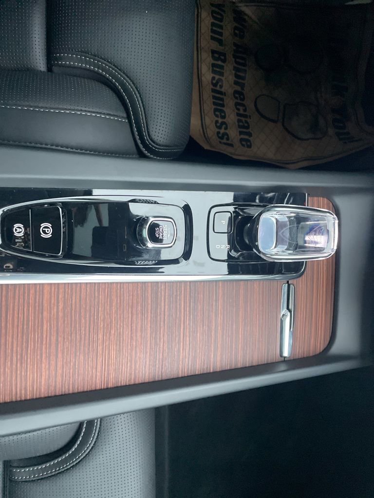 Certified 2023 Volvo XC60 B5 Ultimate image 35