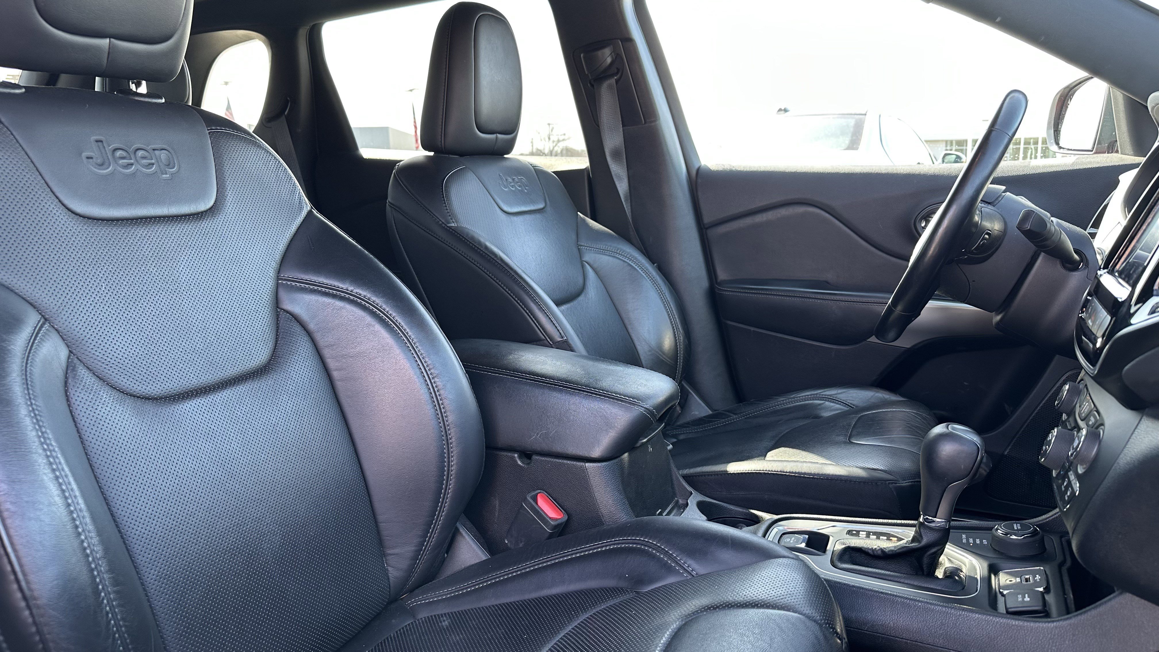 Used 2020 Jeep Cherokee High Altitude image 33