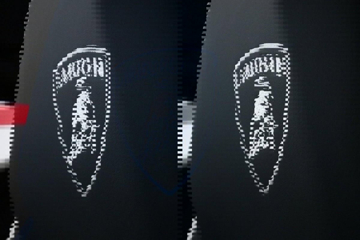 Used 2025 Lamborghini Urus SE image 19