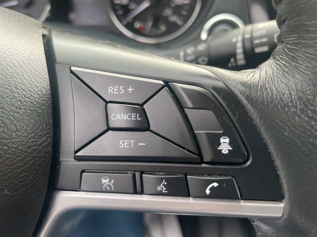 Used 2018 Nissan Rogue SV w/ Premium Package AWD/4WD image 27