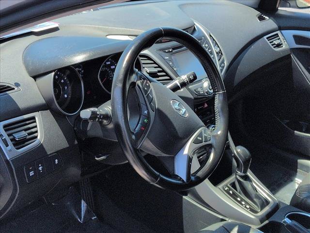 Used 2015 Hyundai Elantra Limited w/ Option Group 05 FWD image 10